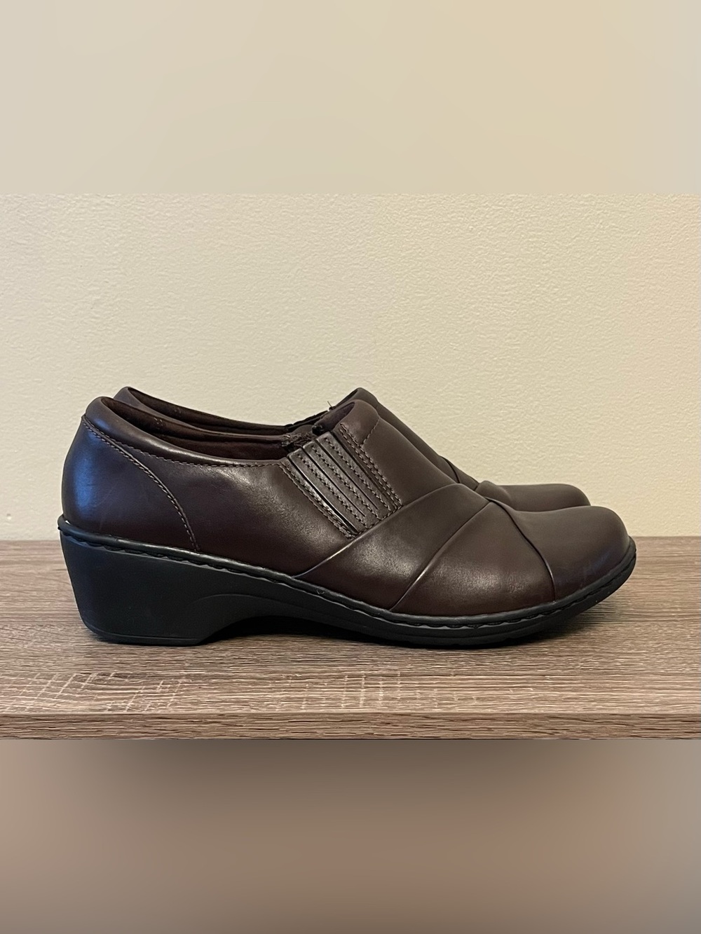 Clarks Channing Essa Slip-On Shoes Women's Size 11 US Brown Leather